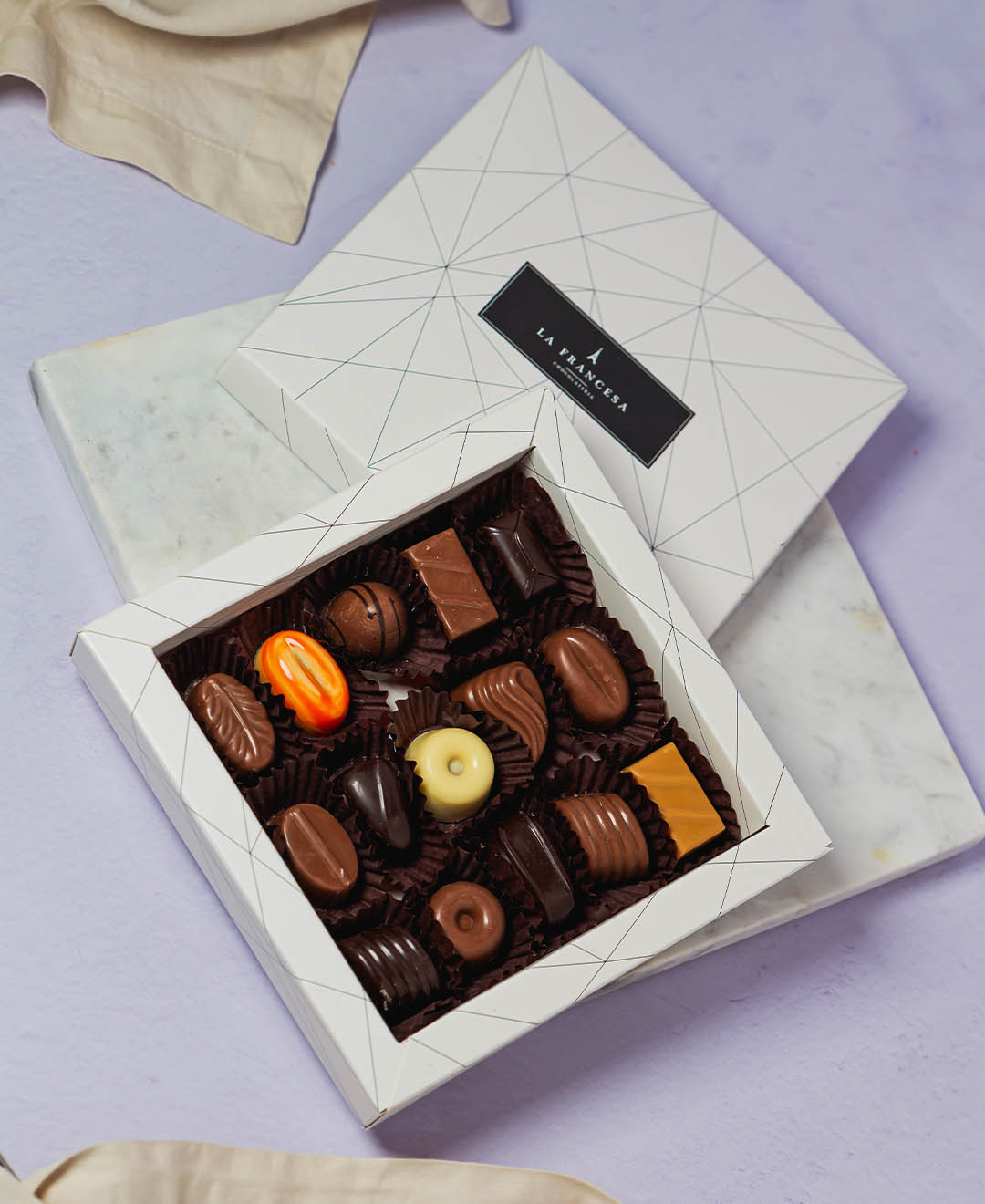 BOMBONES CAJA MEDIANA